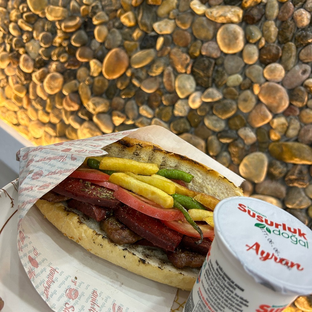 Köfte Sucuk Karışık ayran