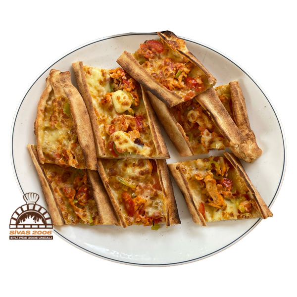 Tavuklu Kaşarlı Pide