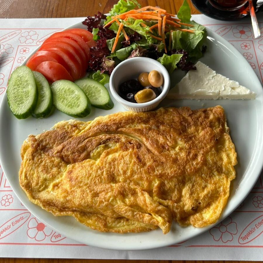 Kaşarlı Omlet Kahvaltı
