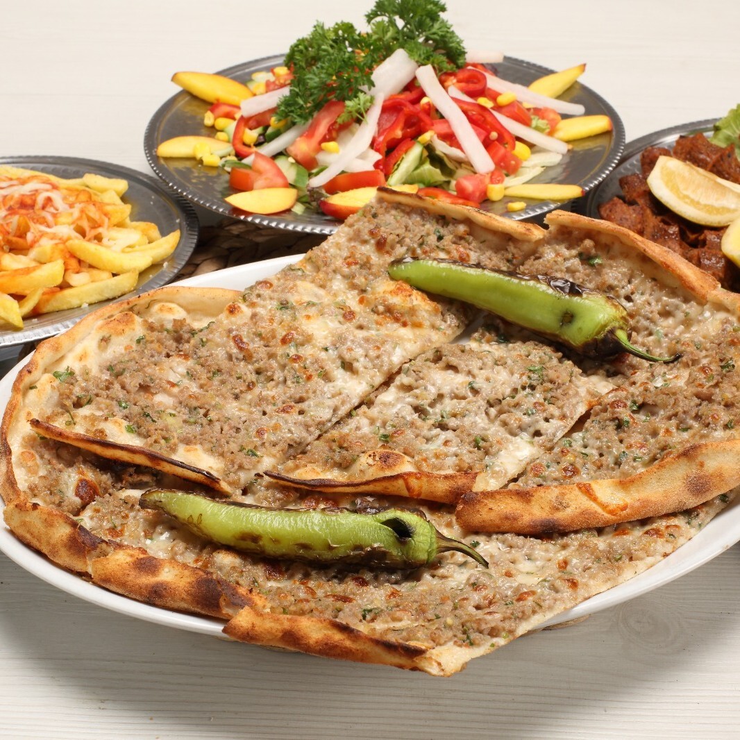 Kıymalı Kaşarlı Pide