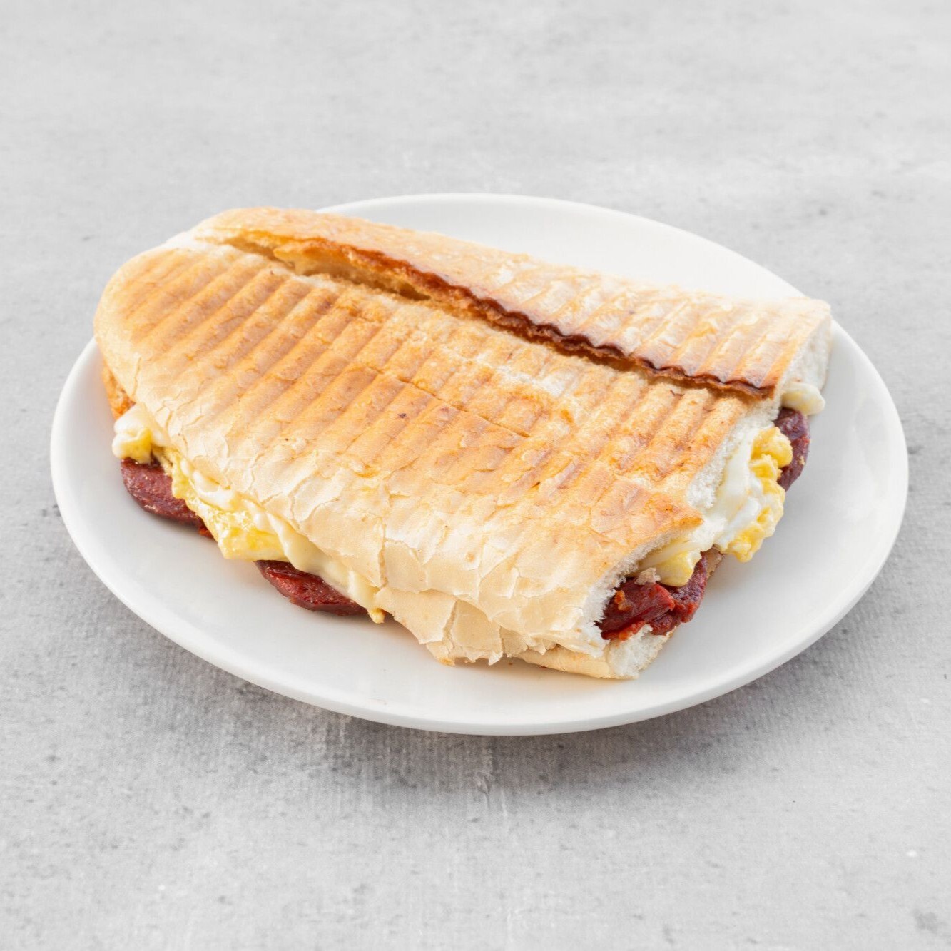 Yumurtalı Sucuklu Tost