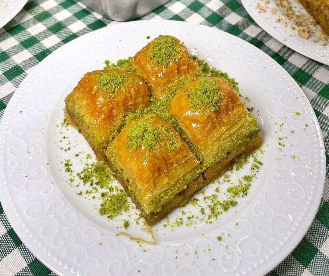 Fıstıklı Kare Baklava 1 kg