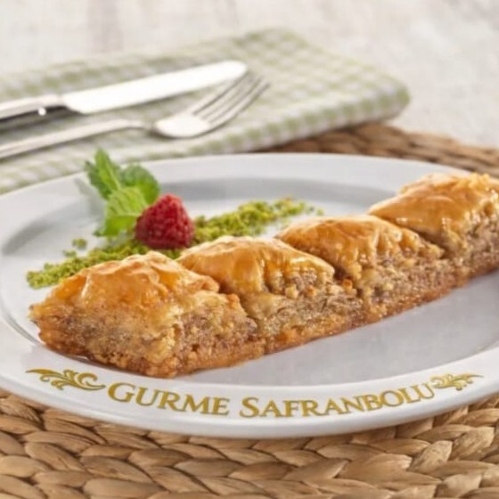 Cevizli Ev Baklavası (1 kg)