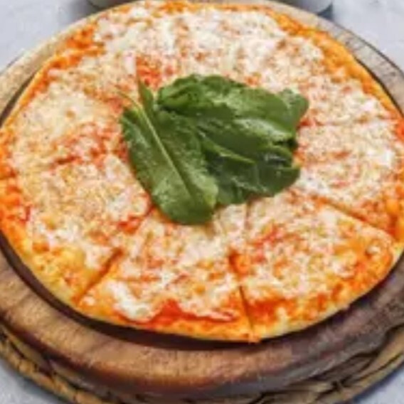 Dört Peynirli Pizza