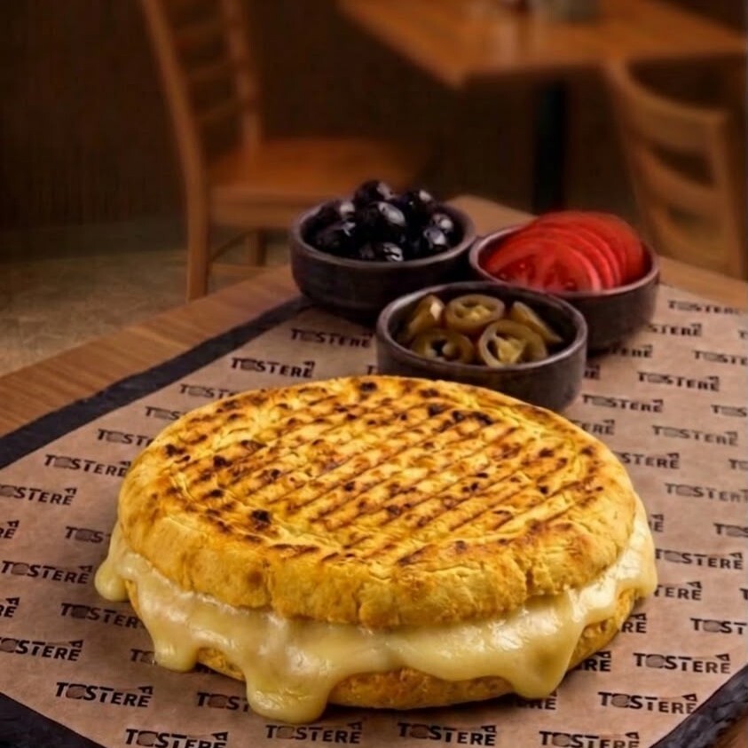 Bazlama Kaşarlı Tost