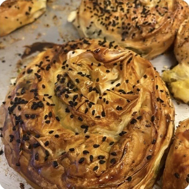 Ispanaklı Gül Böreği