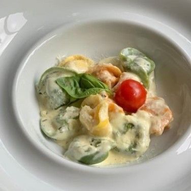 Pesto Soslu Tortellini