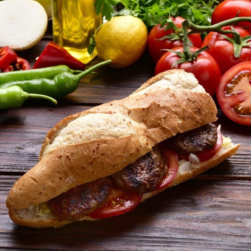Yarım Ekmek Arası Köfte