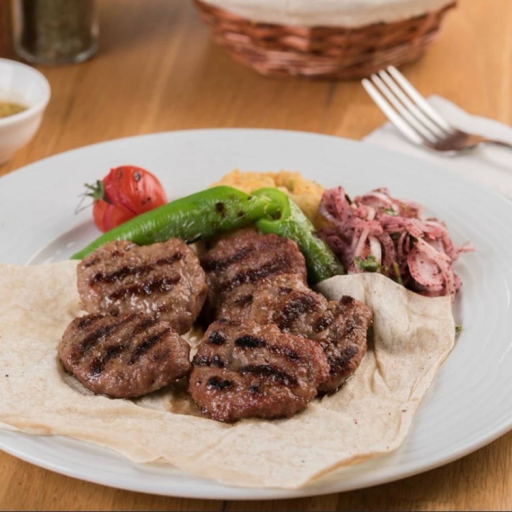 2 Al 1 Öde! Izgara Köfte Menü + İçecek