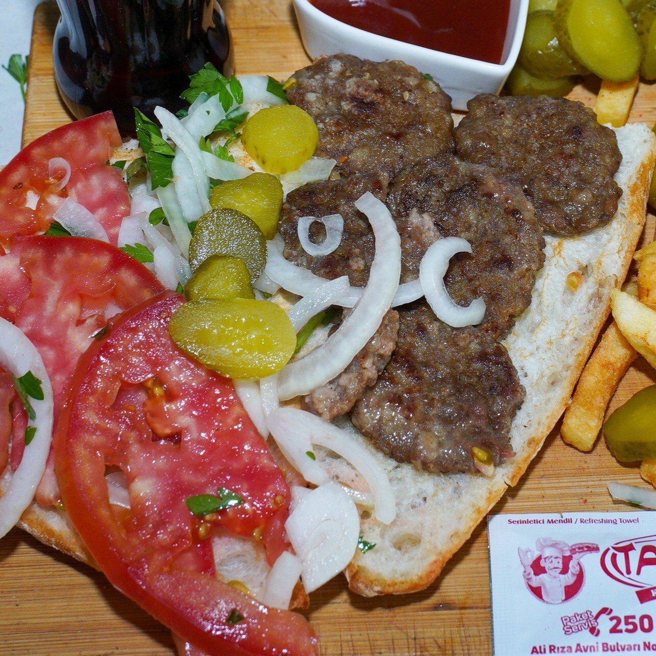 Ekmek Arası Köfte
