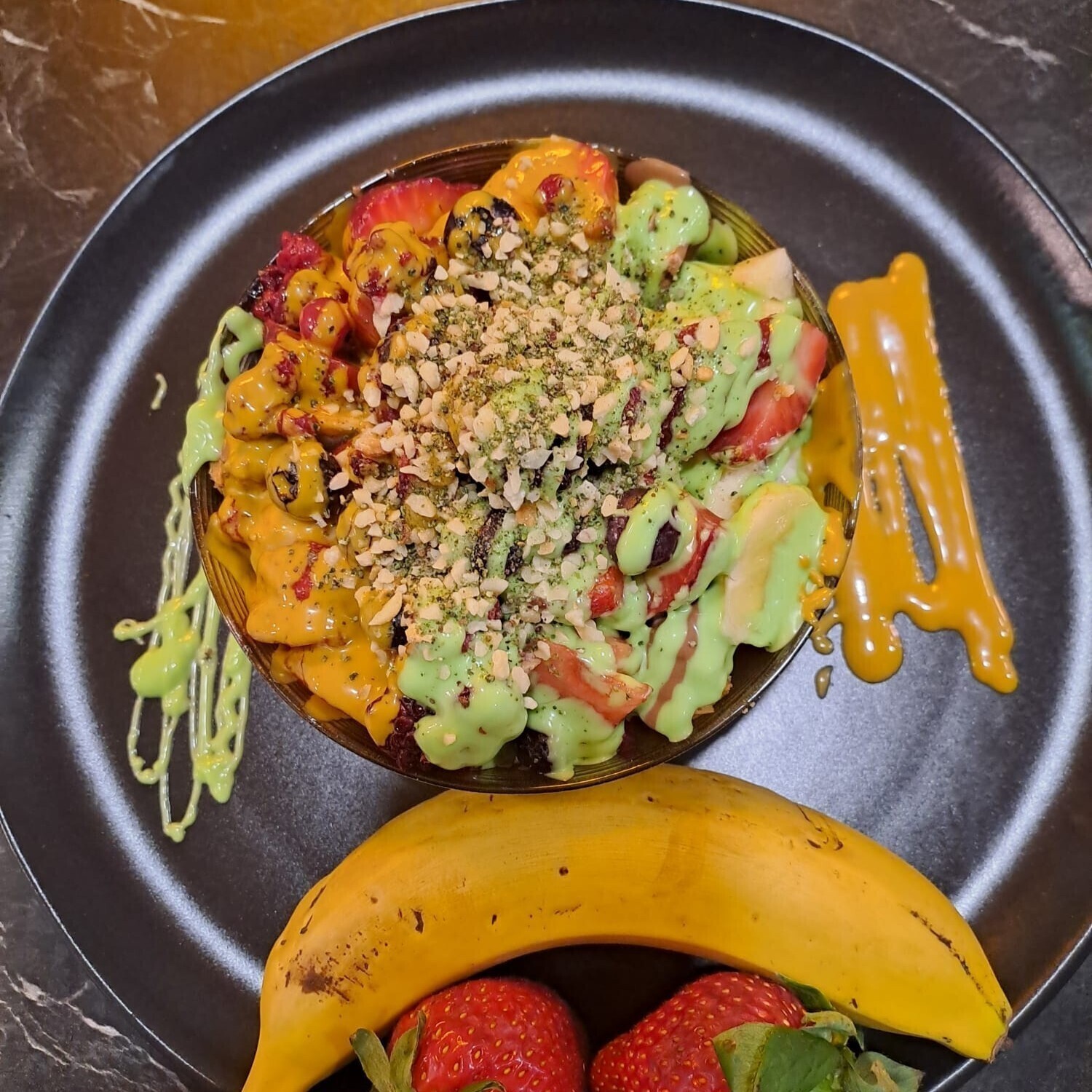 Çilekli Waffle Kase (Bowl)
