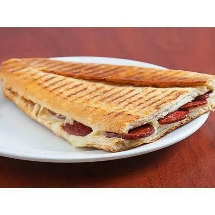 Sucuklu Kaşarlı Yarım Ekmek Sandwich