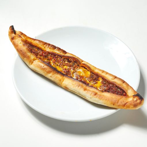 Kıymalı Yumurtalı Pide