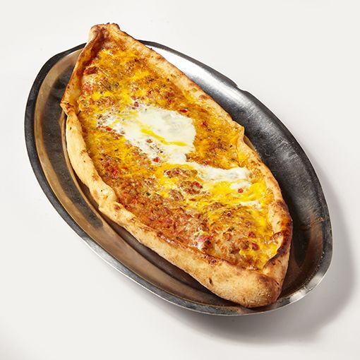 Kıymalı Yumurtalı Pide