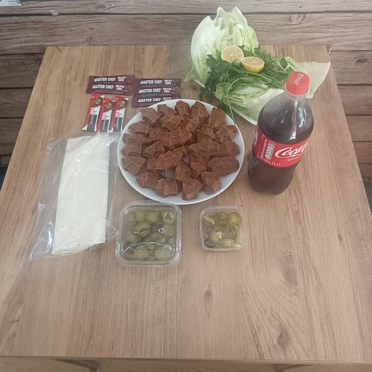 Çiğ Köfte (1 Kg) & 1 Lt Cola İçecek Menü 5