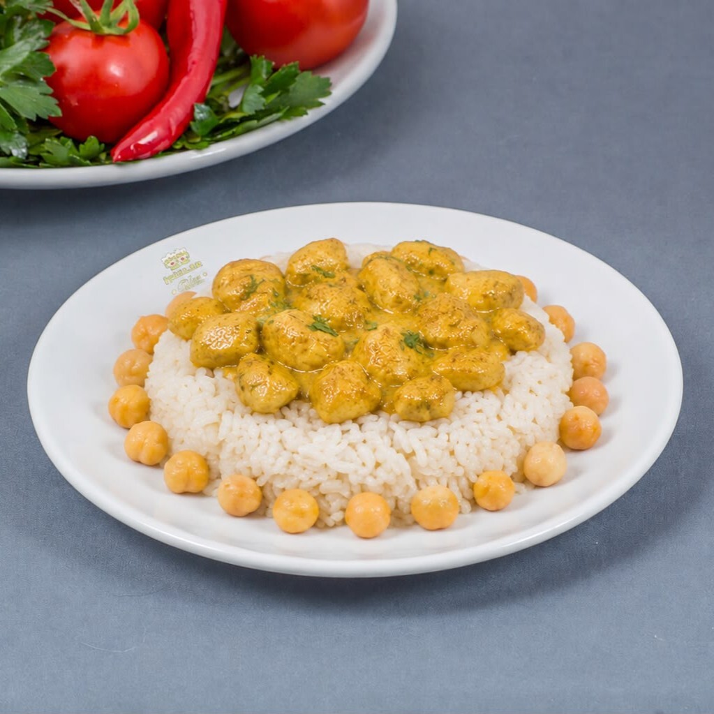 Pilav Üstü Köri Soslu Tavuk