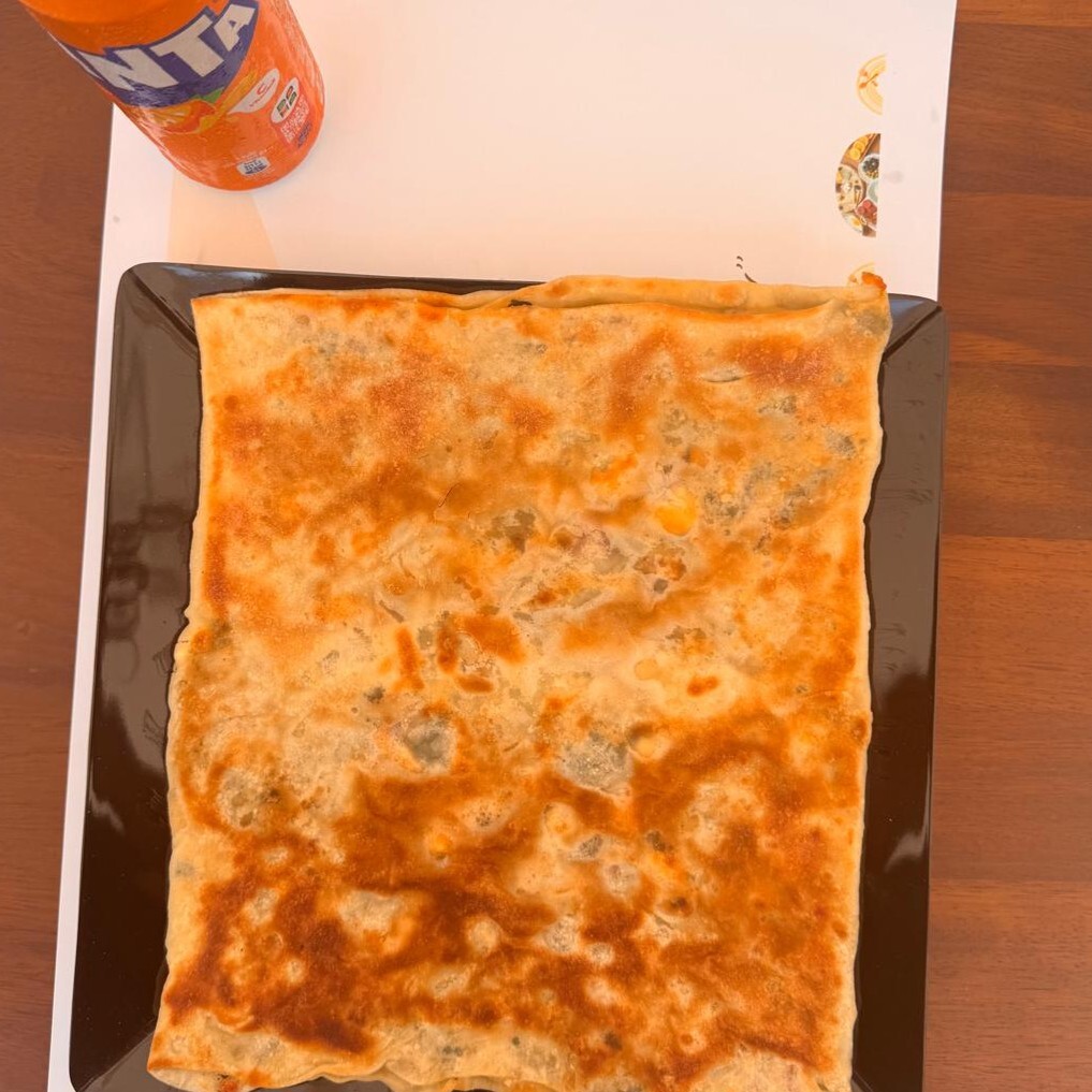 Ispanaklı Peynirli Gözleme + Söğüş Tabağı + İçecek