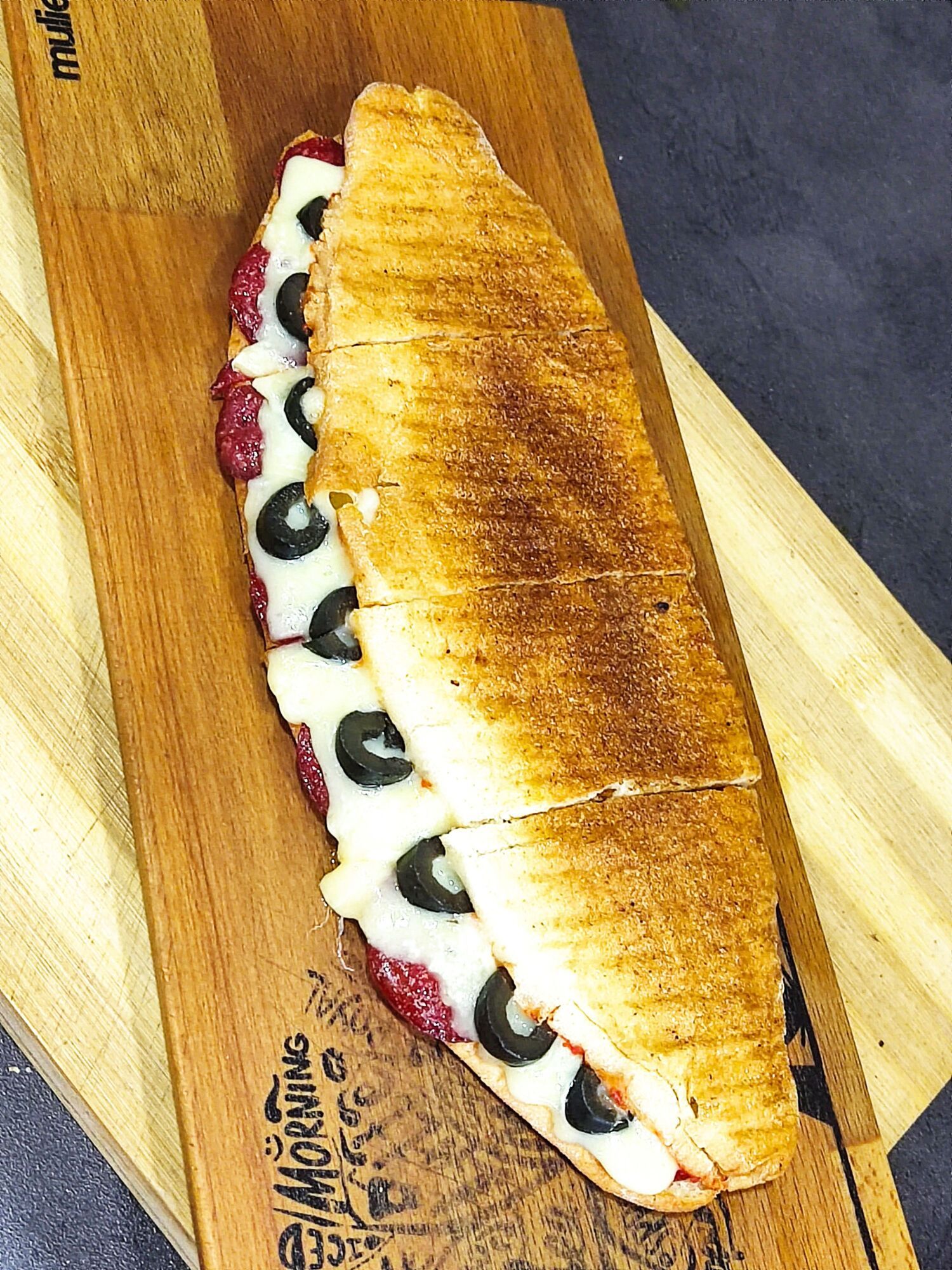 Zeytinli Karışık Tost