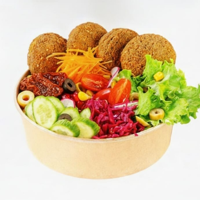 Falafelli Salata
