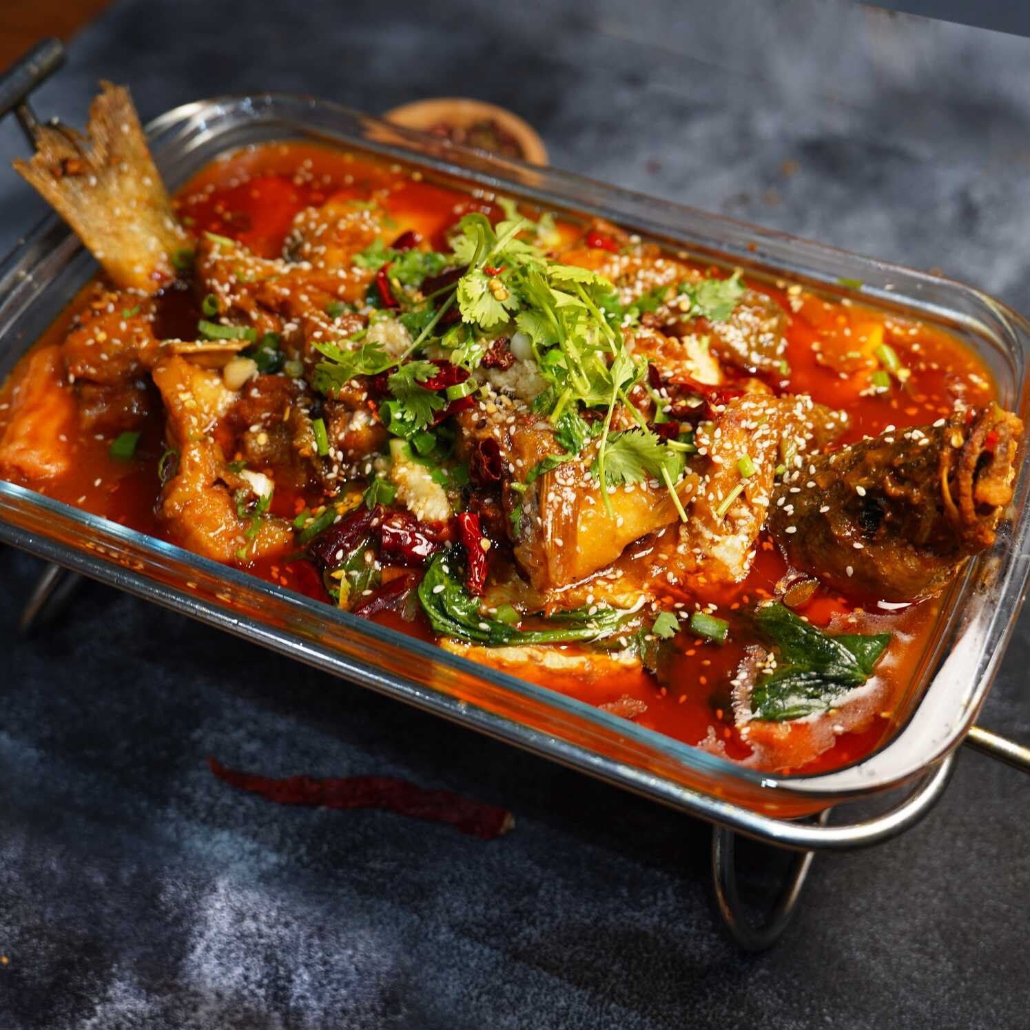 Acılı Balık Hot Pot