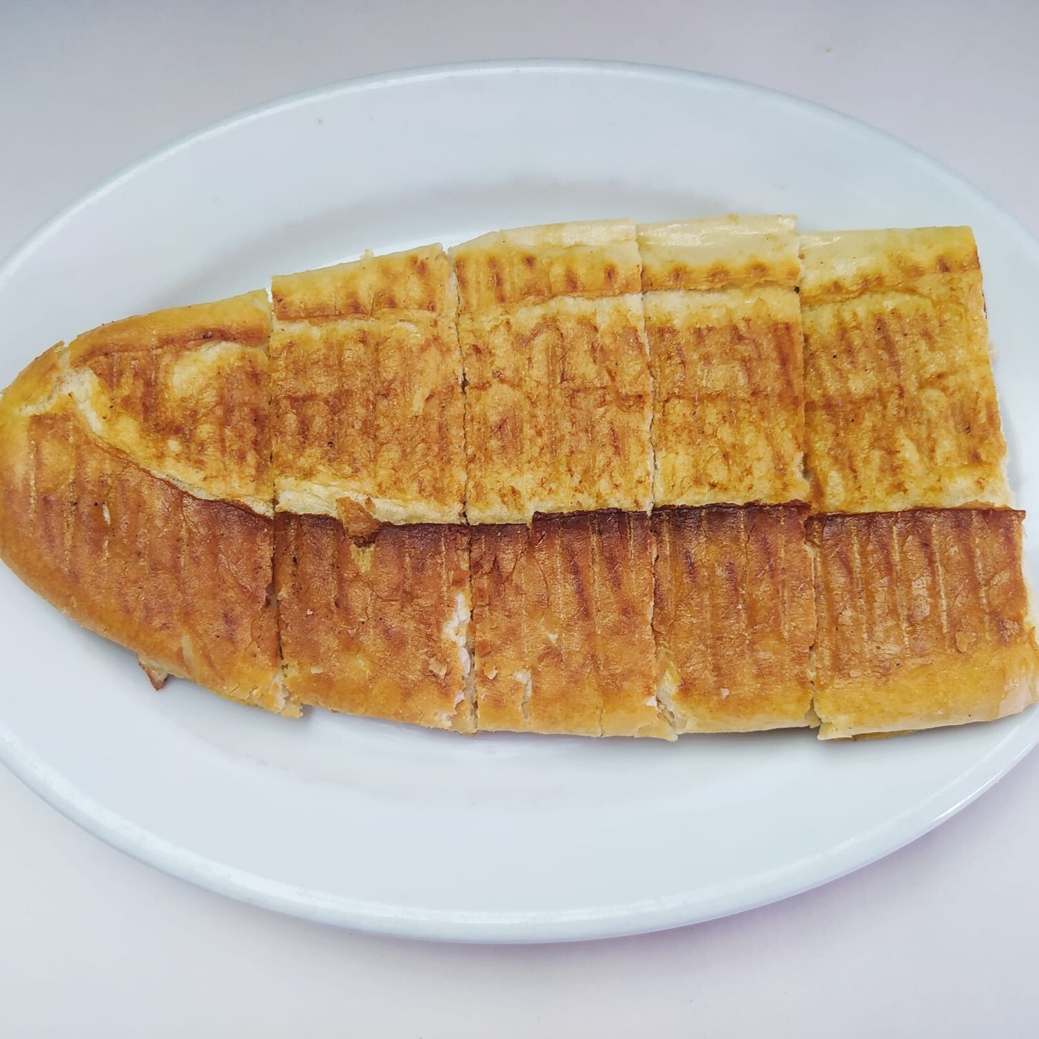 3 Çeyrek Ekmek Sucuklu Tost