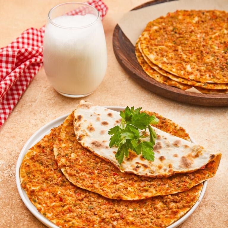 1 Porsiyon Lahmacun