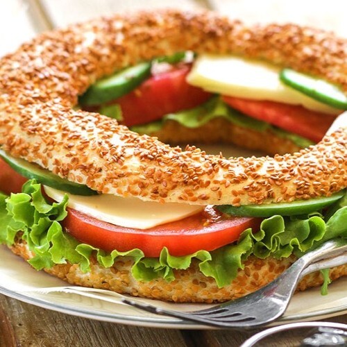 Tereyağlı Simitten Kaşarlı Sandviç