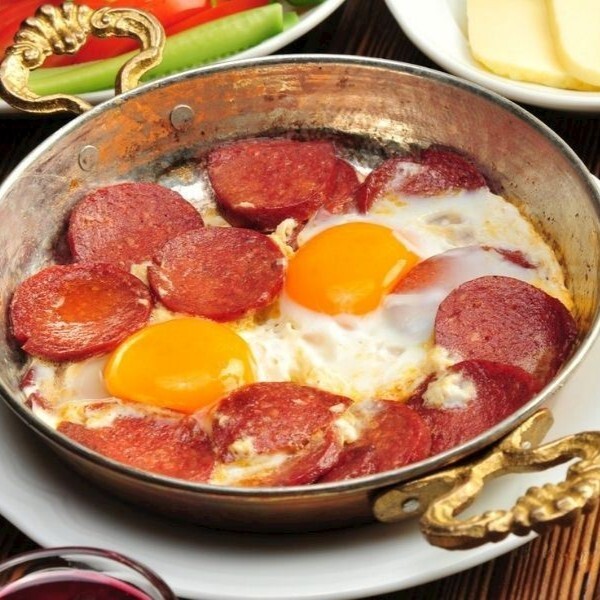 Sucuklu Yumurta