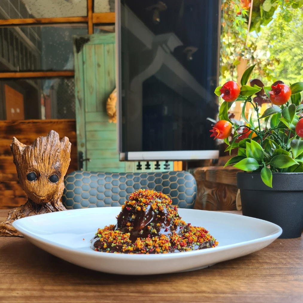 Meyveli Volcano Pasta Special Edition Kabını tabakta çıkartınız Özel ürün Grubu