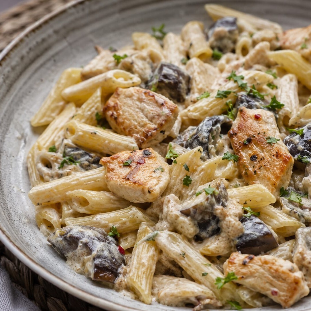 Köz Patlıcanlı Kremalı Tavuklu Penne Makarna