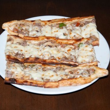 Kuşbaşılı Kaşarlı Pide