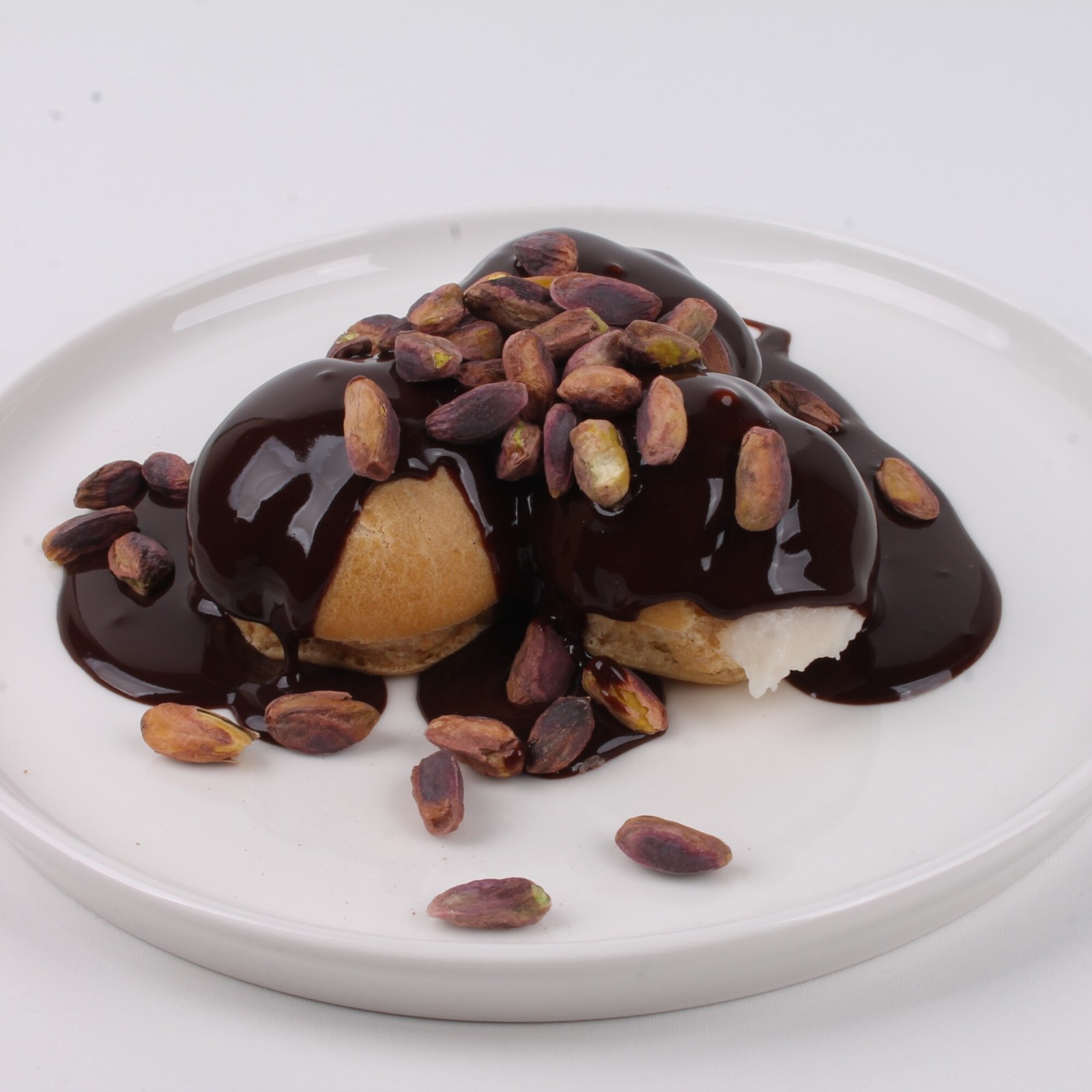 Antep Fıstıklı Profiterol (1 kg.)
