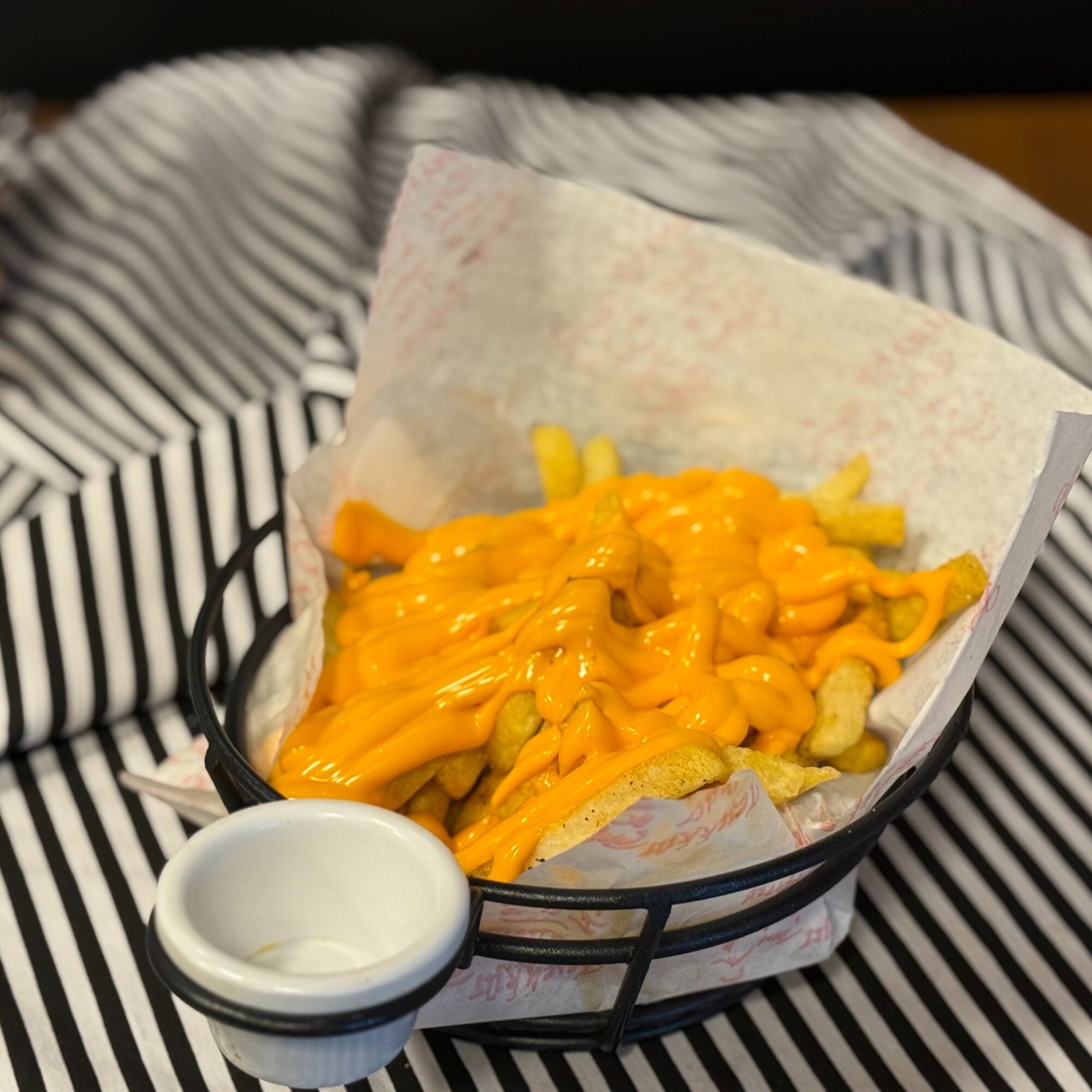 Cheddar Soslu Patates Kızartması