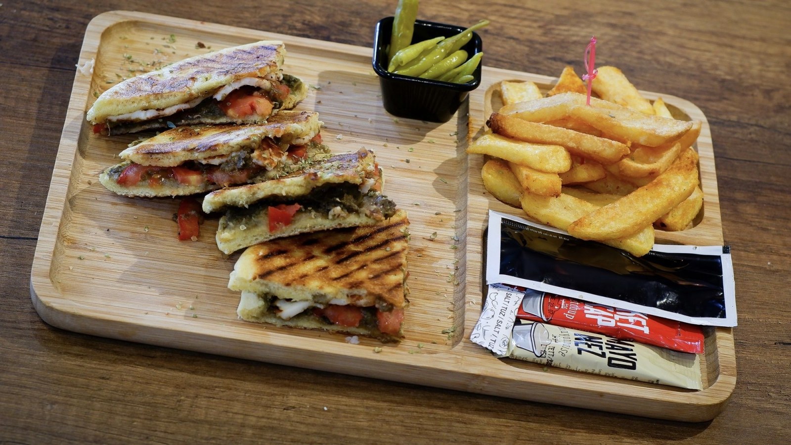 Avokadolu Tost