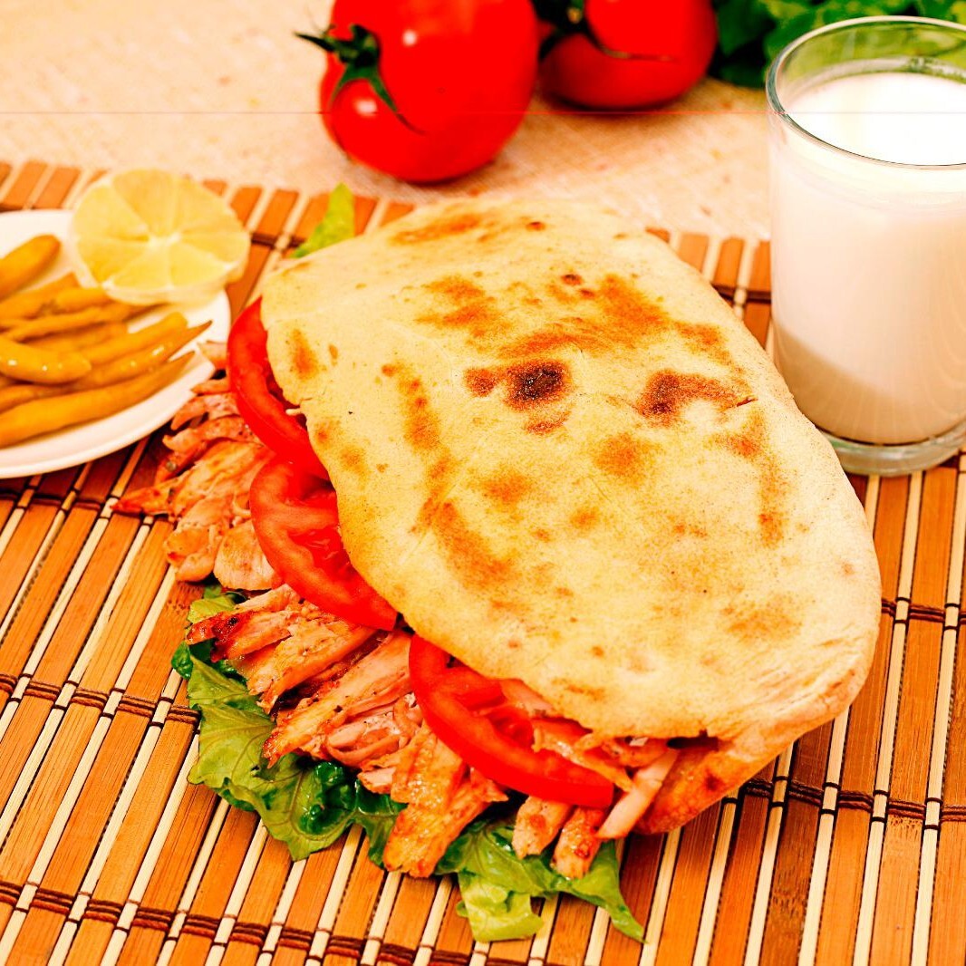 Tavuk Döner Gobit Ekmek Arası