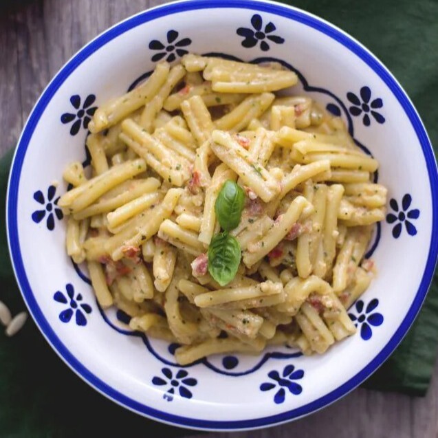Pasta & Padella Casarecce Alfredo
