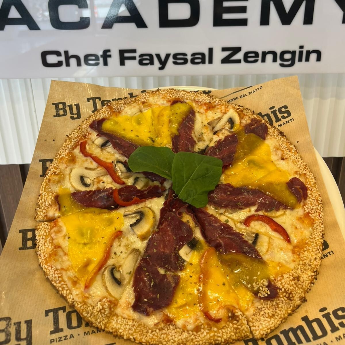 Füme Pastırmalı Pizza