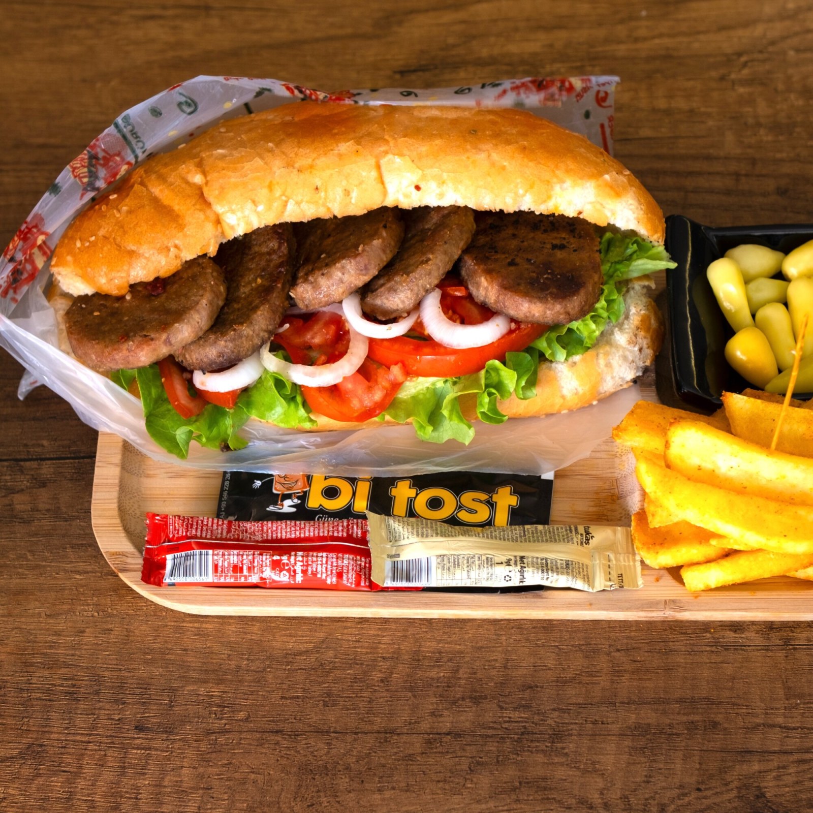 Ekmek Arası Izgara Köfte