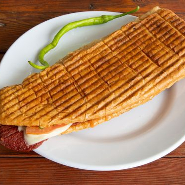 Üç Çeyrek Karışık tost