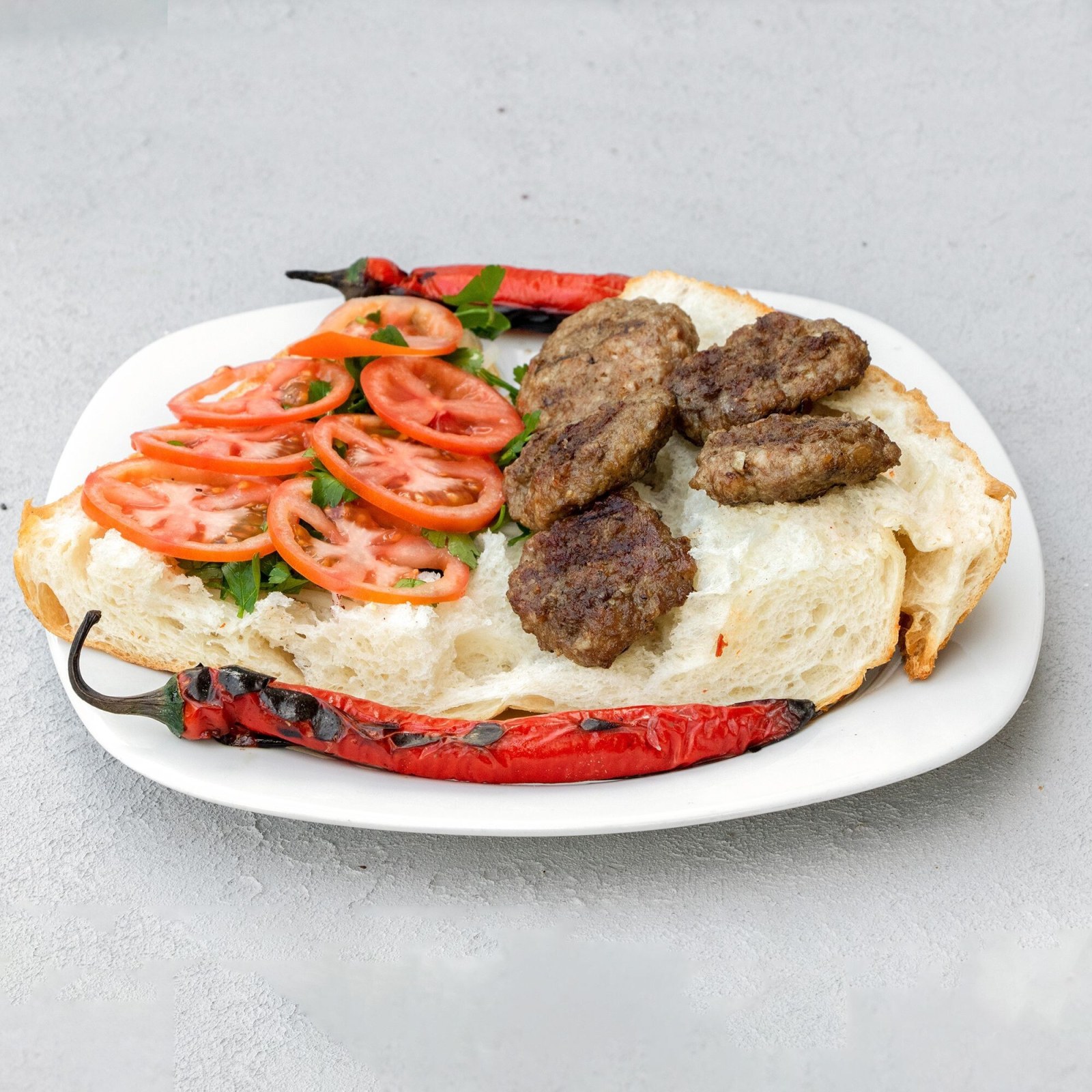 Ekmek Arası Izgara Köfte