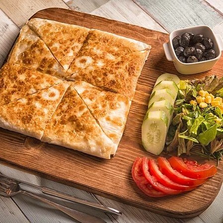 Sucuklu Kaşarlı Gözleme