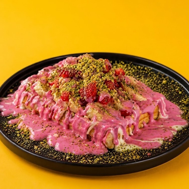 ÇİLEK'LİM WAFFLE ( BÜYÜK HAMUR )