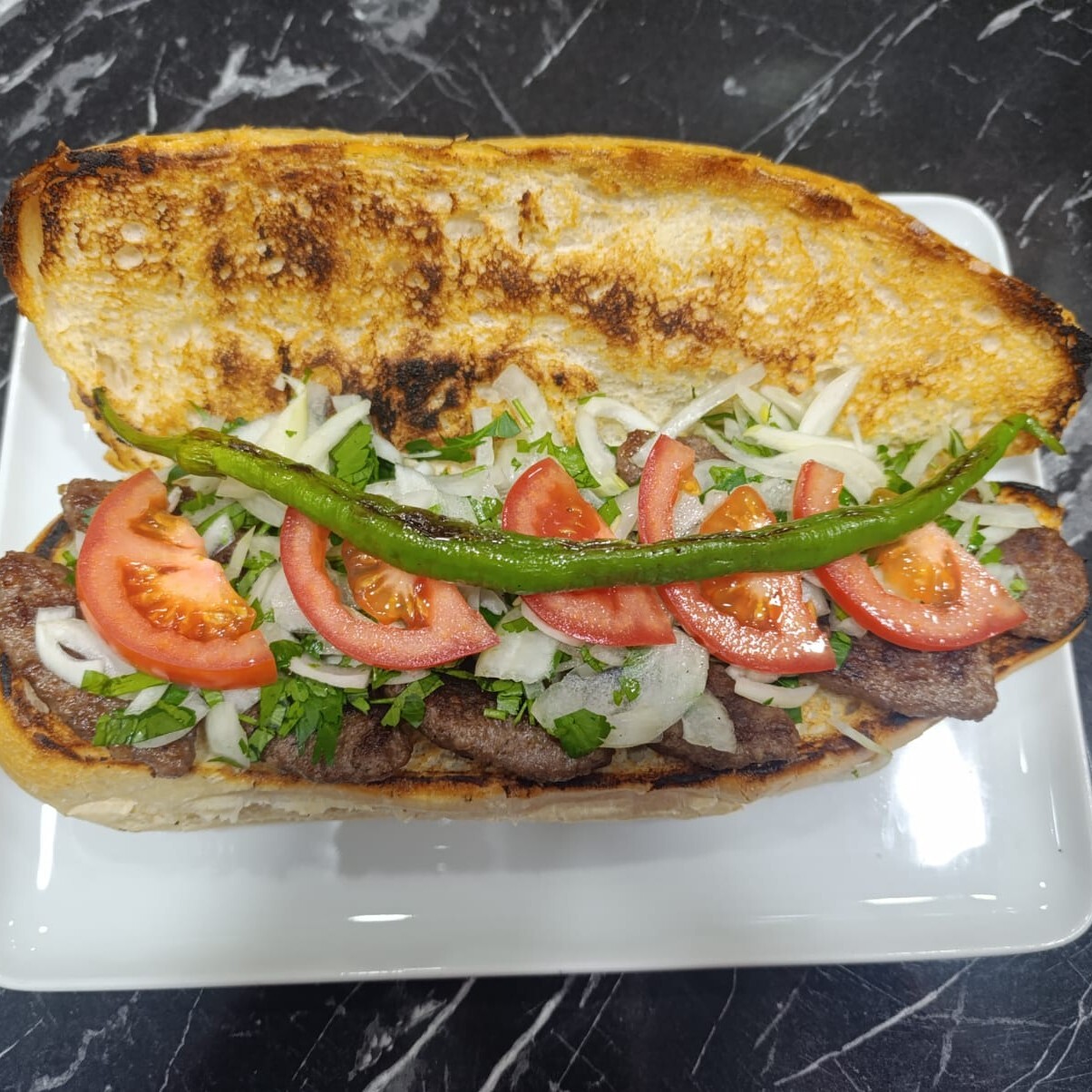 Ekmek Arası Izgara Köfte (Tam) (6 Adet) Mangalda
