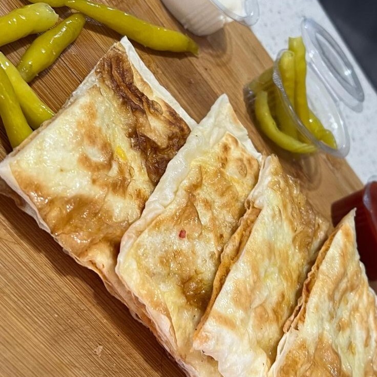 Yumurtalı Salamlı Kaşarlı Gözleme