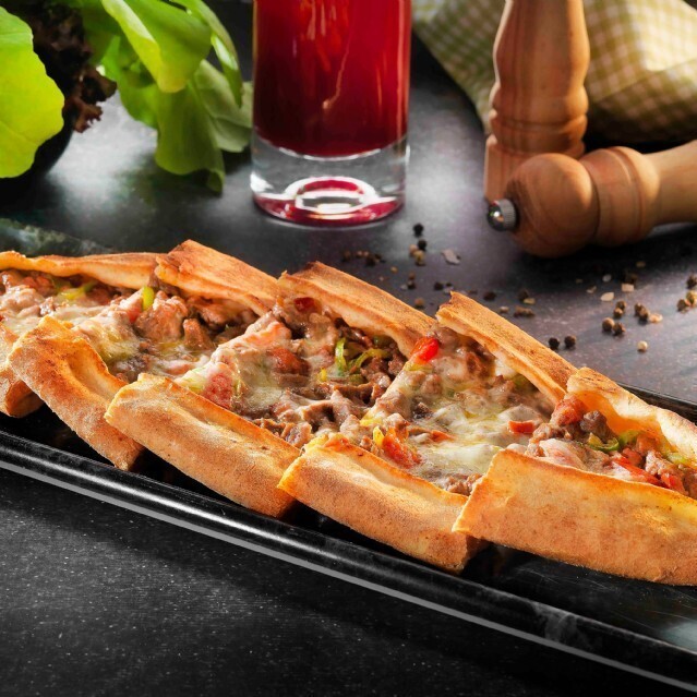Kuşbaşı Kaşarlı Pide ( odun ateşinde )