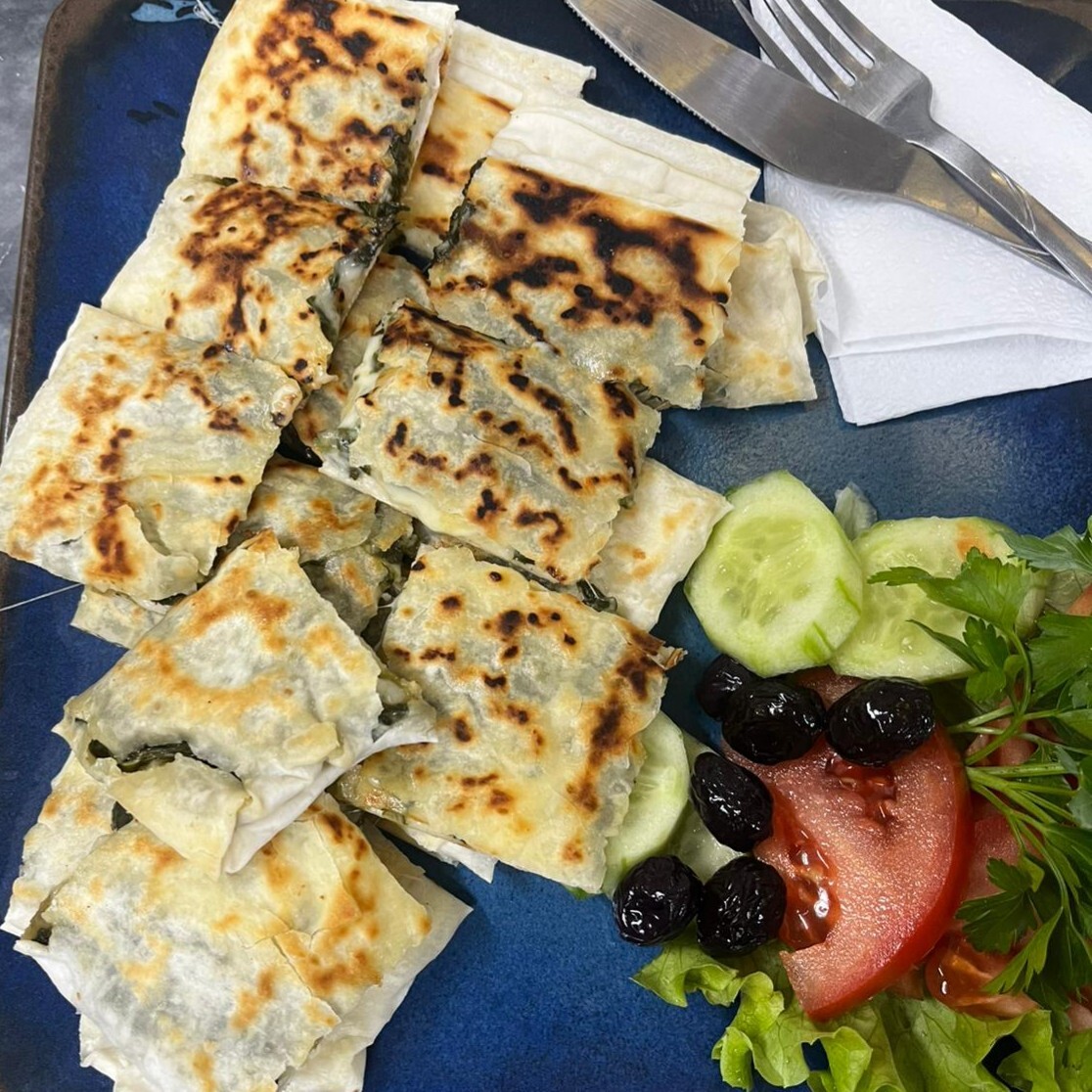 Ispanaklı Gözleme + Patates Kızartması +Ayran+tatlı