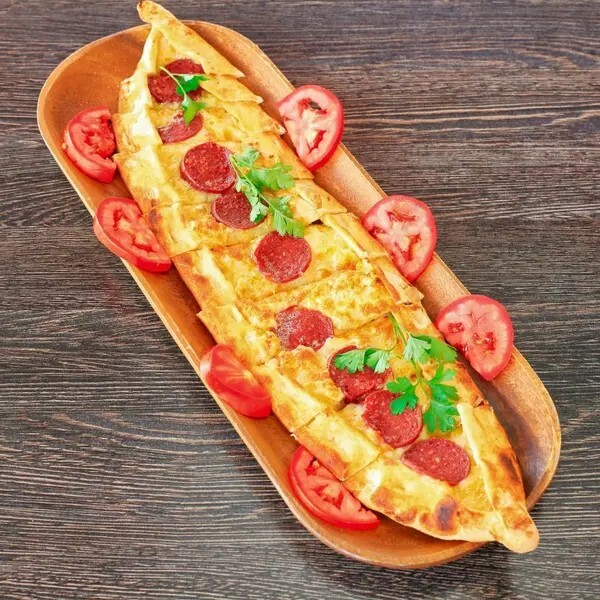 Sucuklu Kaşarlı Pide
