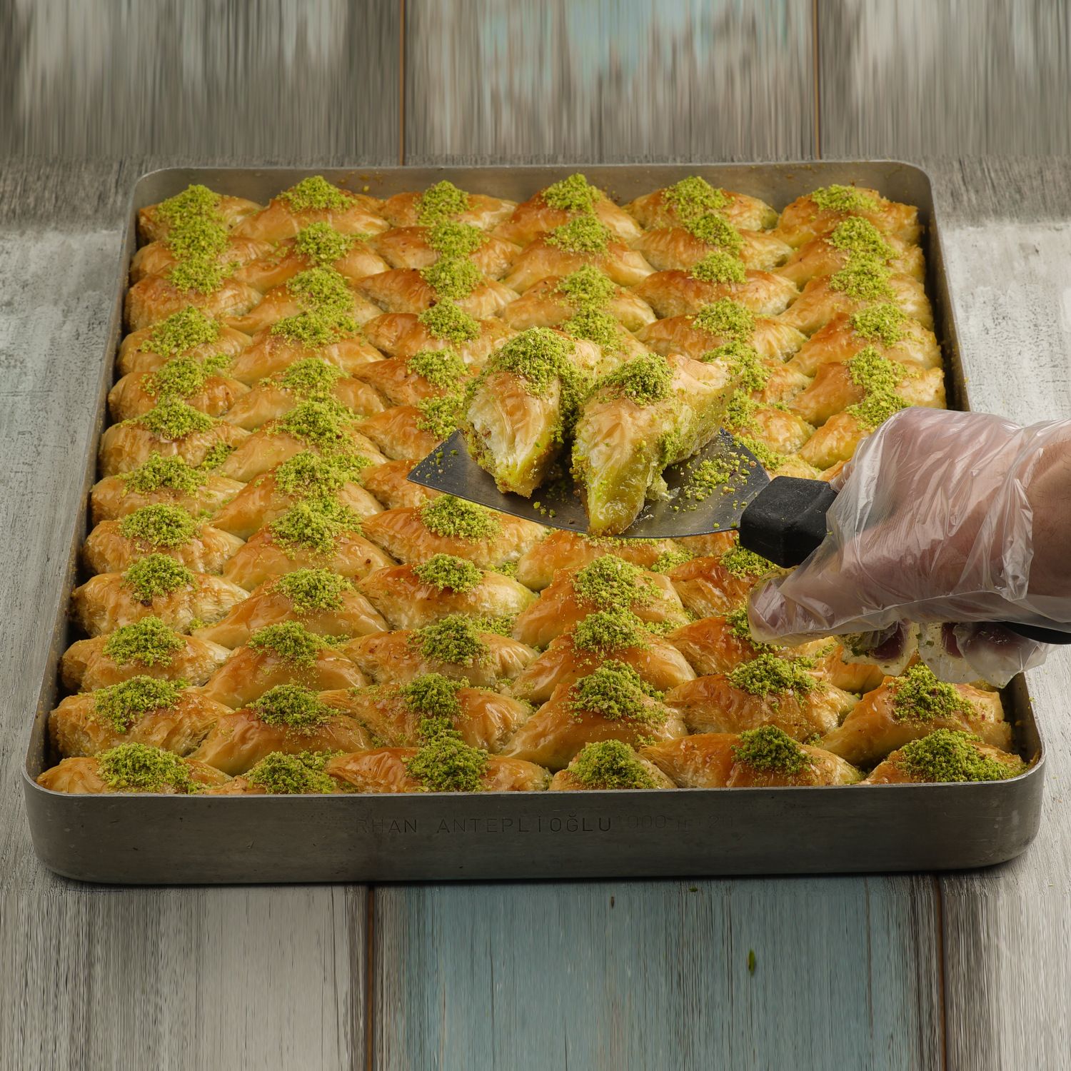 Yarım Tereyağlı Fıstıklı Şöbiyet (1 kg.)