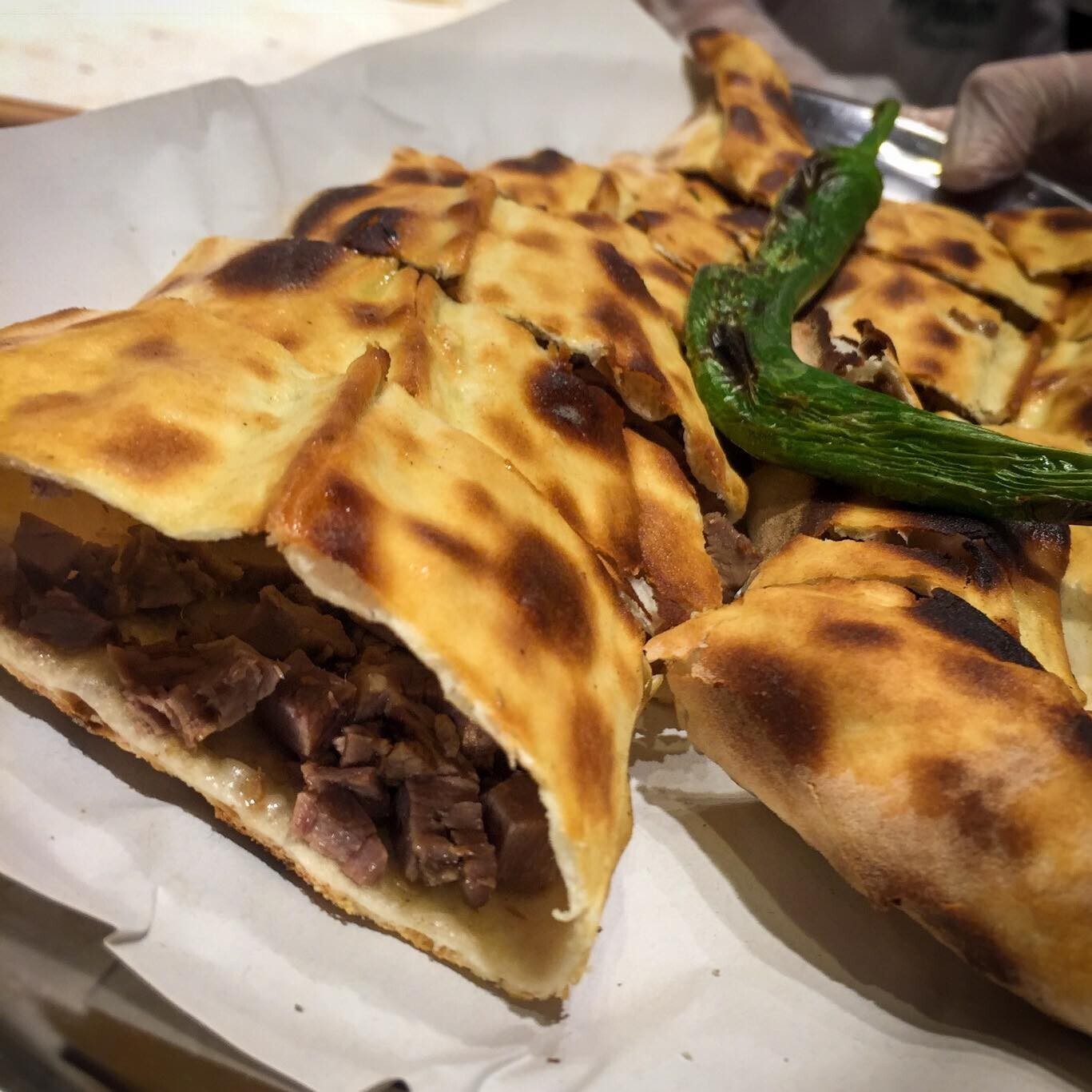 Kavurmalı Kaşarlı Pide
