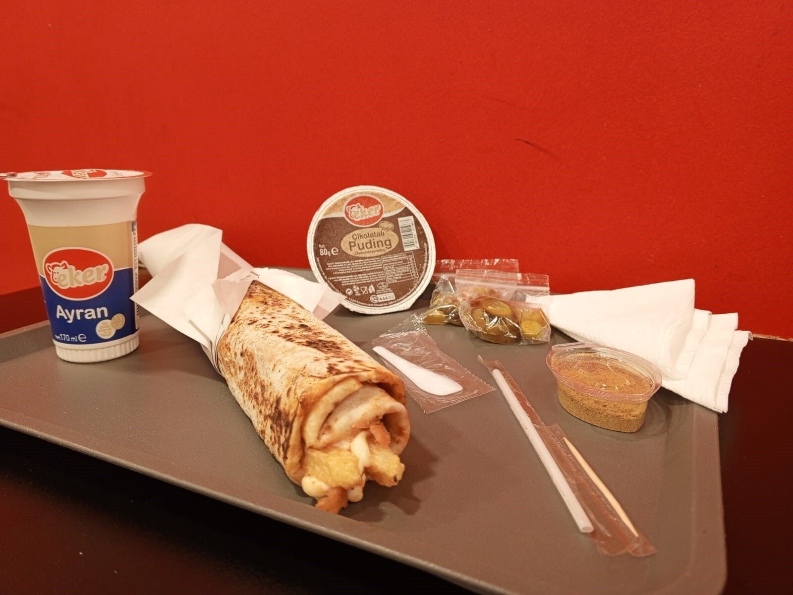 Zurna Dürüm Soslu Döner Menü 2 ( Ayran Tatlı )